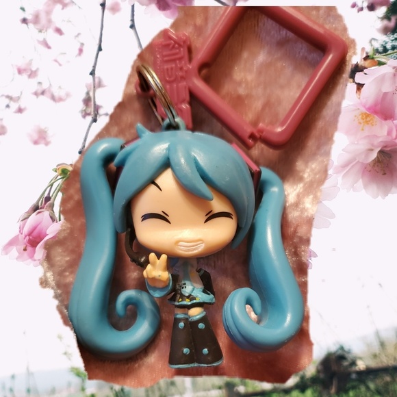 hatsune miku plush hot topic